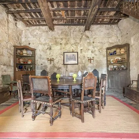 Casas Da Torre Medieval *