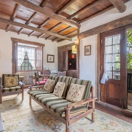 Casas Da Torre Medieval