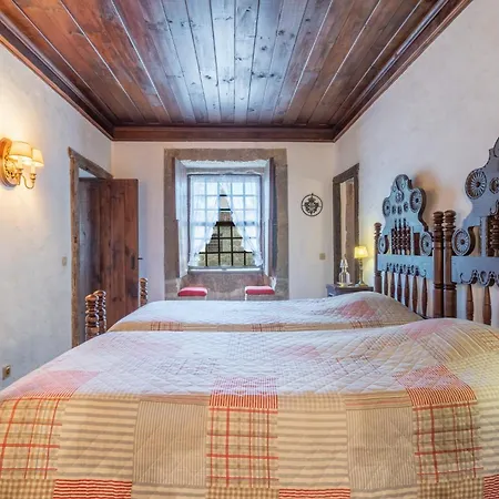 Casas Da Torre Medieval * Refoios do Lima