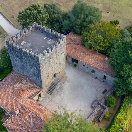 Casas Da Torre Medieval - By Proguest *