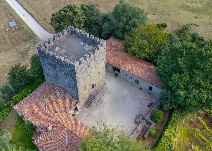 Casas Da Torre Medieval Refoios do Lima
