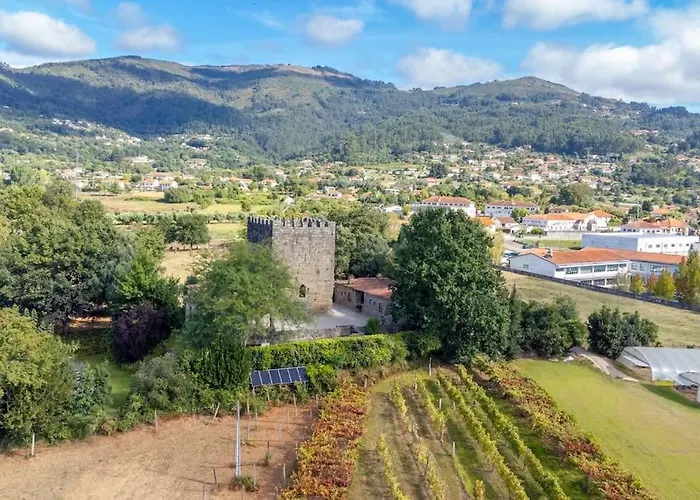 Casas Da Torre Medieval