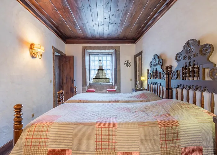 Casas Da Torre Medieval * Refoios do Lima