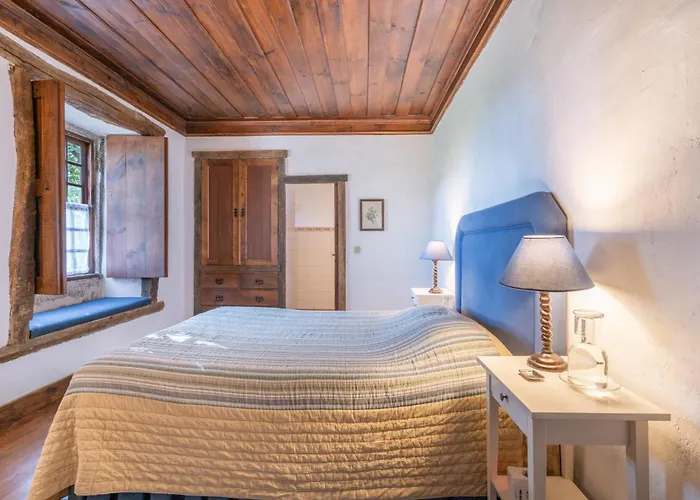 Casas Da Torre Medieval Refoios do Lima