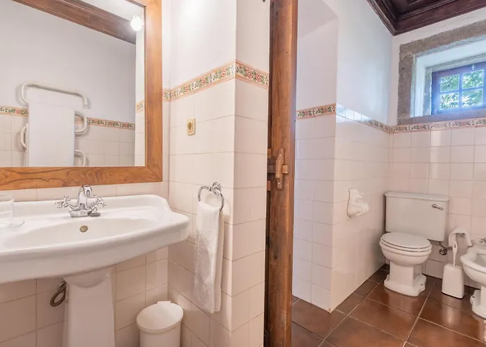 Casas Da Torre Medieval Refoios do Lima