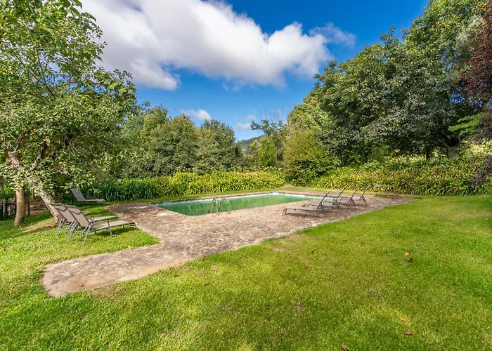 Casas Da Torre Medieval * Refoios do Lima