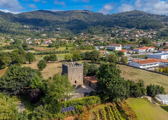 Casas Da Torre Medieval * Refoios do Lima