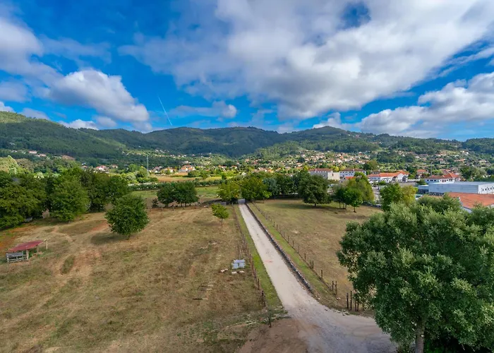 Casas Da Torre Medieval Refoios do Lima
