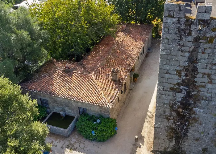 Casas Da Torre Medieval