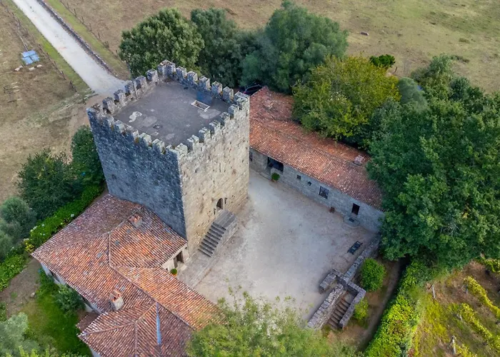 Casas Da Torre Medieval *